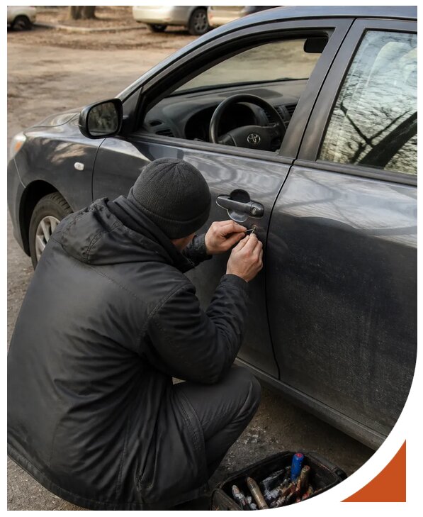 Профессиональное вскрытие автомобиля Тойота без повреждений в Дзержинске